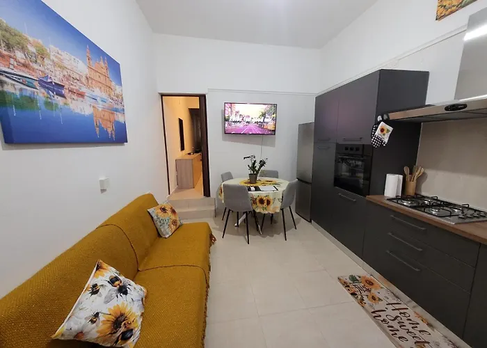 Sunflower Maltese House In Sliema