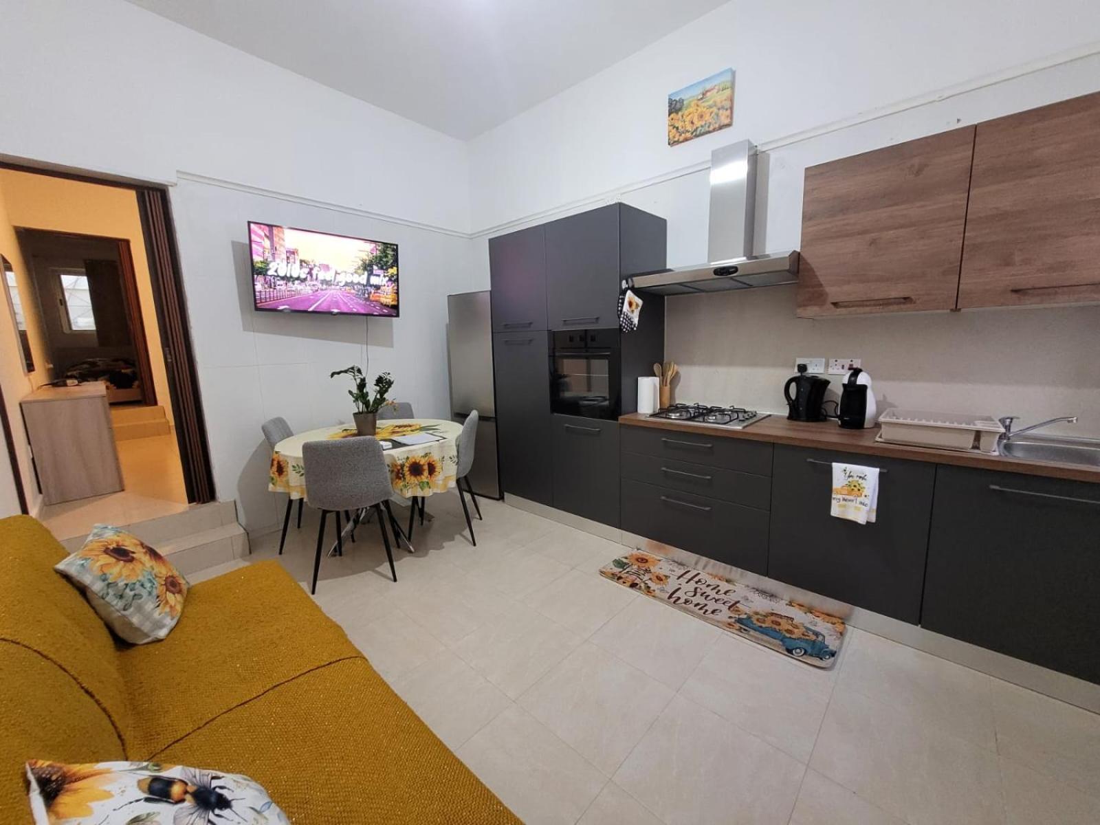 Sunflower Maltese House In * Sliema